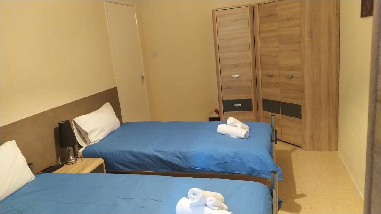 Sea View 2 Bedroom Apartment Marsaskala Bagian luar foto