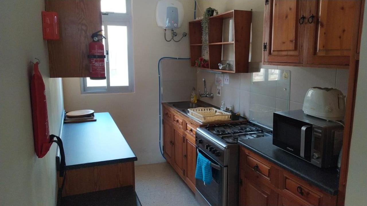 Sea View 2 Bedroom Apartment Marsaskala Bagian luar foto