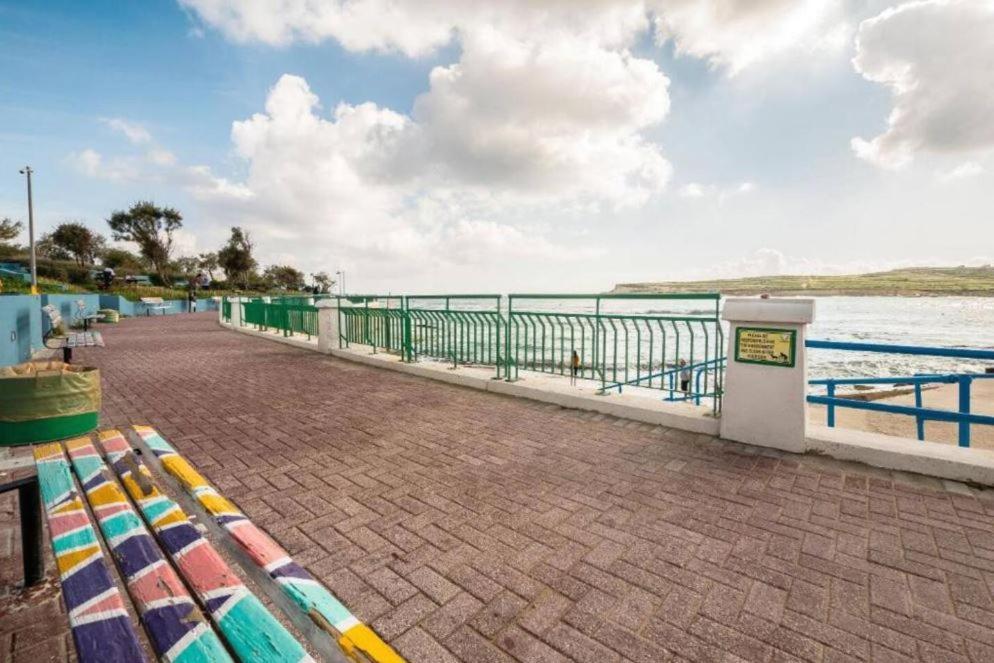 Sea View 2 Bedroom Apartment Marsaskala Bagian luar foto
